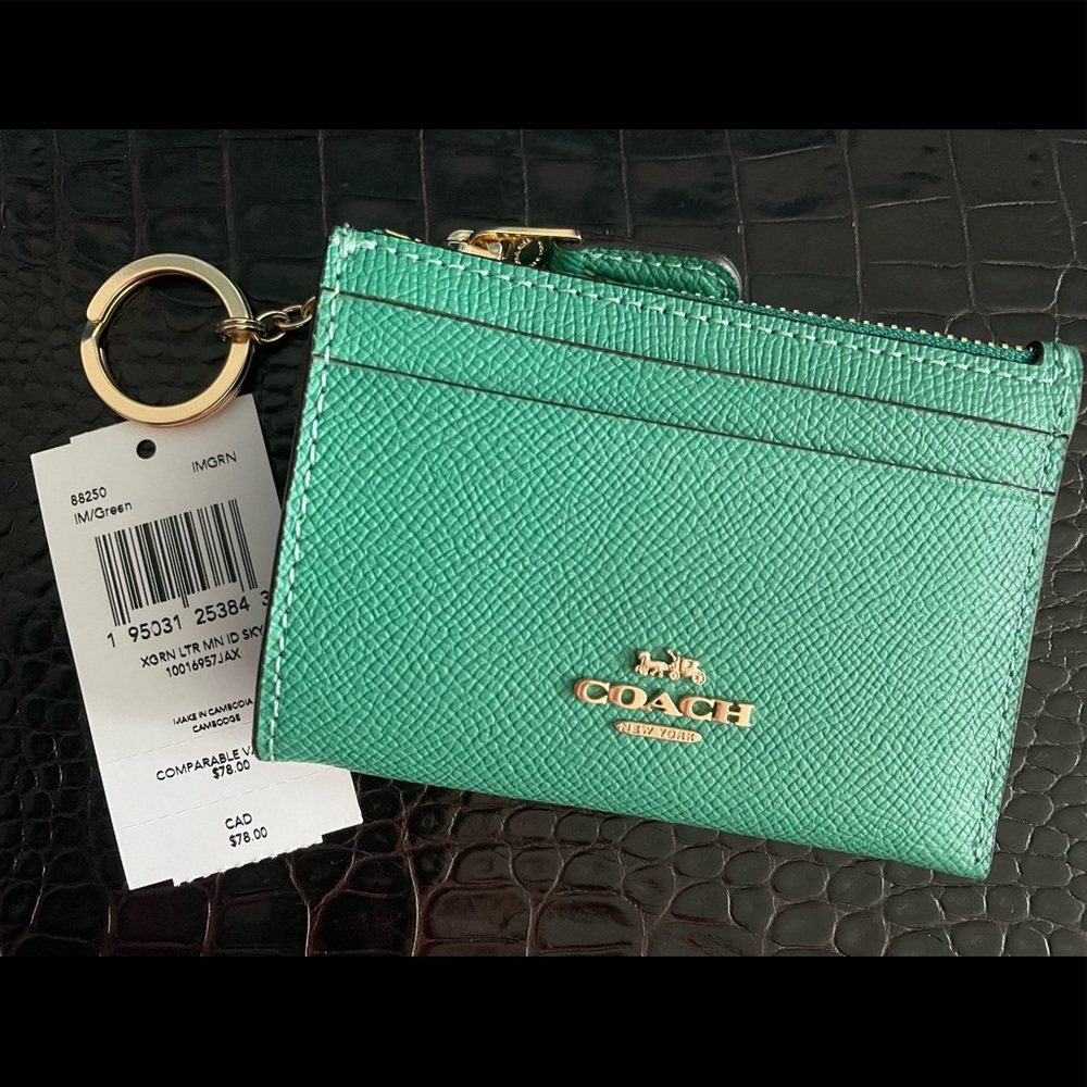 NEW COACH Mini Skinny ID Case in green with key ring.
